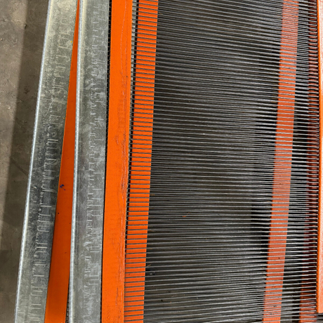 Linear Hole-Self-cleaning Screen